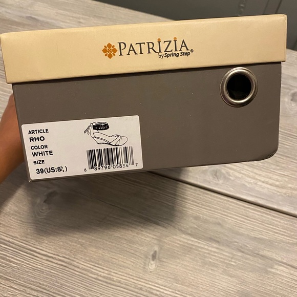 Women’s Wedge Heel - Picture 2 of 3